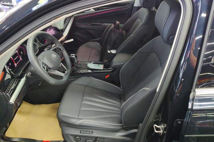 Used Volkswagen Passat 2024 380TSI Dragon Glory Edition Left Front Seat