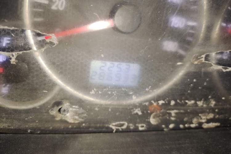 Used Dongfeng Xiaokang C37 2015 1.5L Standard II DK15-06 Odometer Close Up