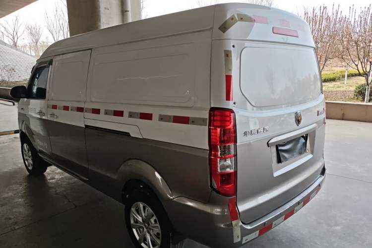 Used Jinbei New Hiace S 2022 1.5L Wealth Edition Air-Conditioner-Free Truck China VI Standard SWC15M Exterior 2