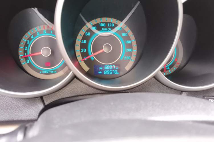 Used CHANGAN Eado 2013 1.6L Manual Luxury Model China V Standard