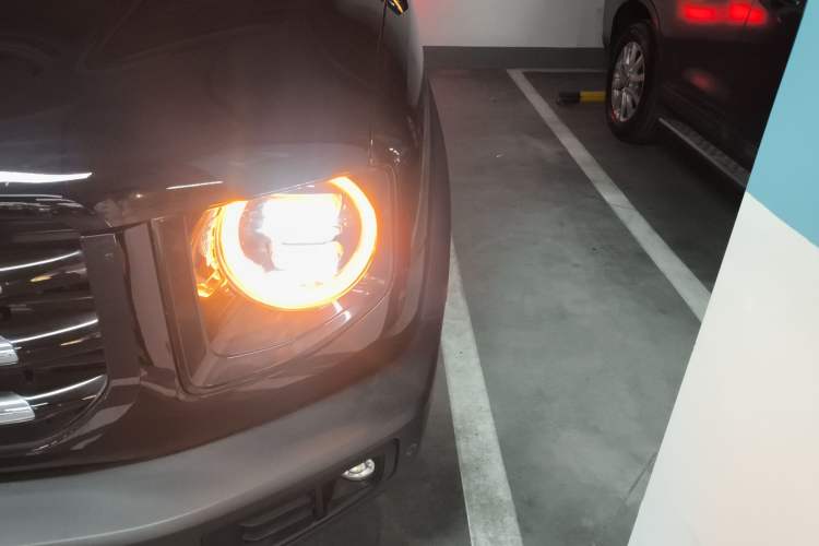 Used Haval DARGO 2022 1.5T DCT Two-Wheel Drive Border Collie Edition Left Front Headlight