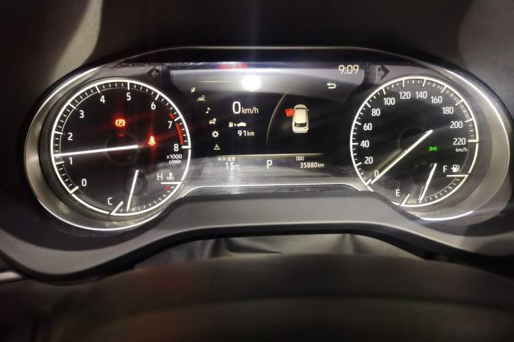 Used Toyota Harrier 2022 2.0L CVT Two-Wheel Drive Deluxe Edition Odometer Close Up