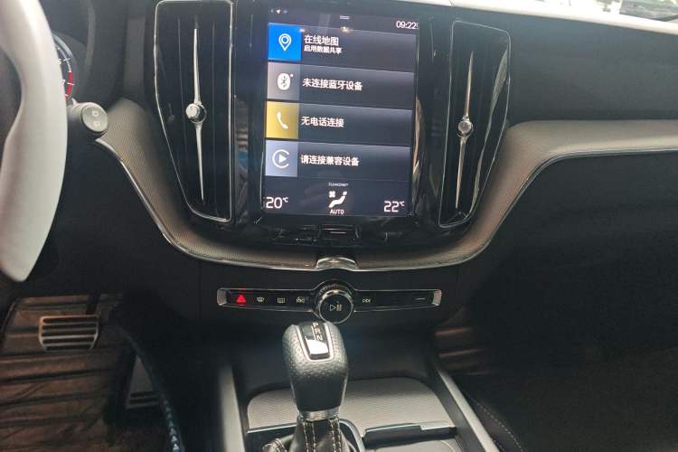 Used Volvo XC60 2018 T5 4x4 Smart & Sporty Edition Audio And AC Panel