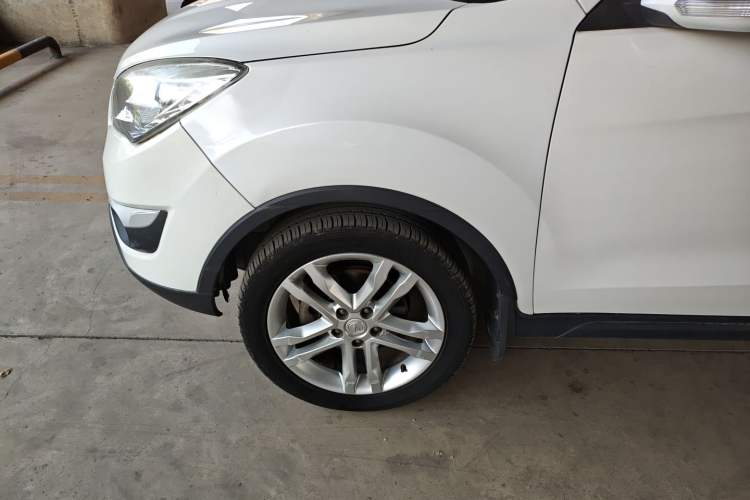 Used CHANGAN CS35 2015 1.6L Automatic Luxury Model China V Standard
