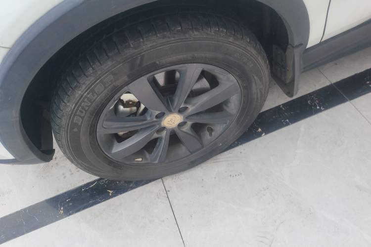 Used BYD Yuan New Energy 2018 EV360 Smart Connect Cool Edition Left Front Wheel Hub