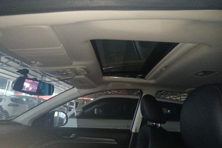 Used Haval H6 2019 Sport Edition 1.5T Automatic Two-Wheel Drive Elite Model China VI Headliner