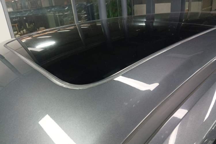 Used Changan UNI-K 2023 2.0T Two-Wheel Drive YueShang Trim
