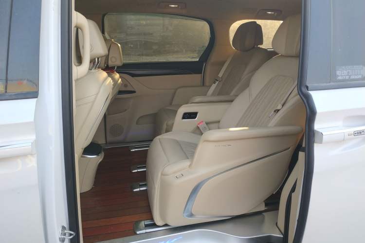 Used Buick GL8 2022 ES Land Cruiser 653T Luxury Model