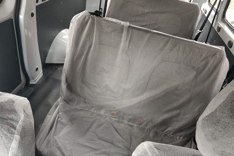 Used Wuling Yangguang 2024 300KM Comfort Version Passenger Van 75kW