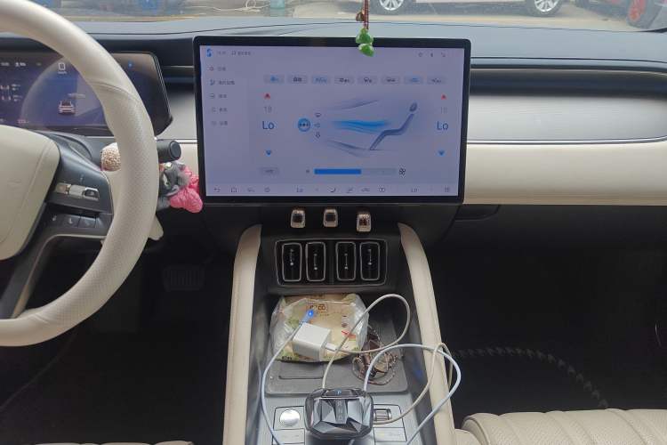 Used BYD Song L EV 2024 662 km Excellence Version Audio And AC Panel