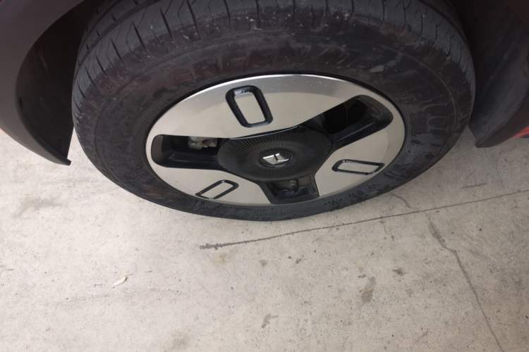 Used Baojun KiWi EV 2021 Artist Model Ternary Lithium Right Rear Wheel Hub