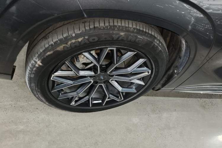 Used Oshan Z6 New Energy 2023 ZhiDian iDD 150KM Flagship PLUS Smart Parking Edition