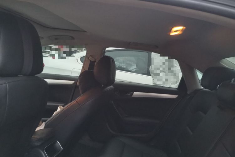 Used Audi A4L 2012 2.0 TFSI automatic standard version Headliner