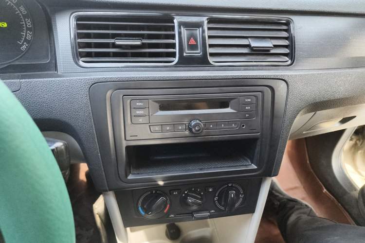 Used Skoda Rapid 2013 1.6L Automatic Enjoyment Model
