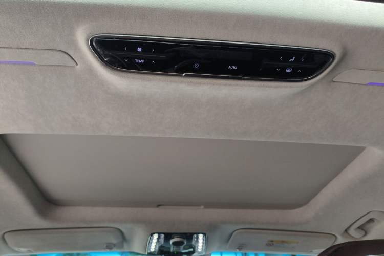 Used Buick Century 2023 2.0T Six-Seater Yinshi Edition