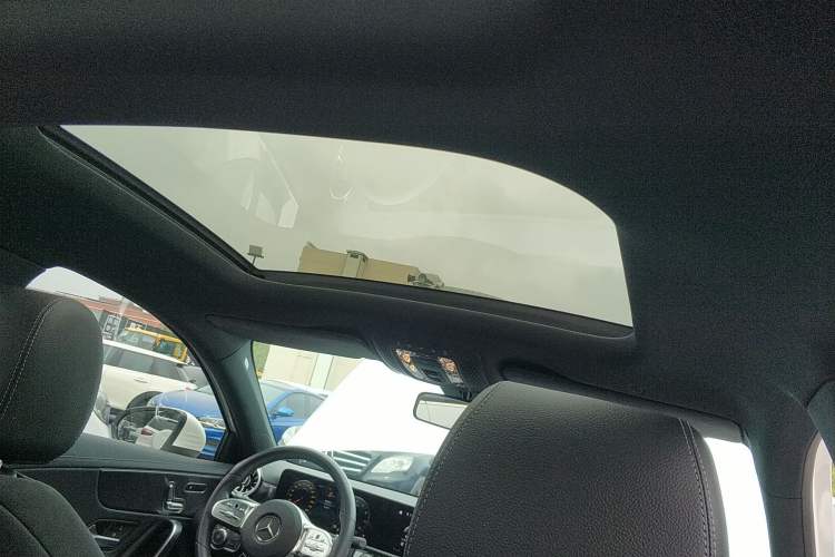 Used Mercedes-Benz A-Class 2022 Revised Version A 200 L Sport Sedan Fashionable Style Headliner