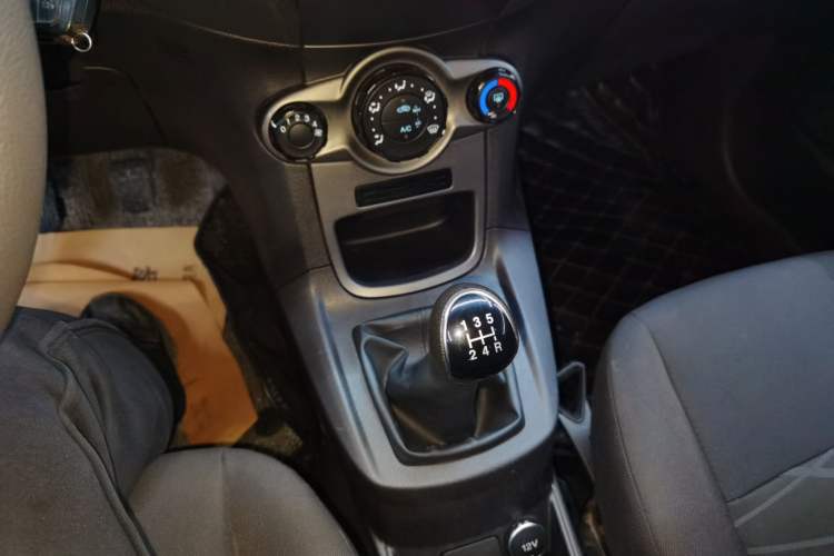 Used Ford Fiesta 2013 Sedan 1.5L Manual Fashion Edition