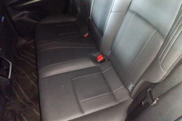 Used Toyota Harrier 2023 Dual-Engine 2.5L CVT Two-Wheel Drive Luxury Edition Left Rear Seat