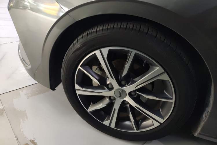 Used Geely Auto Emgrand 2022 4th Generation 1.5L CVT Flagship Model
