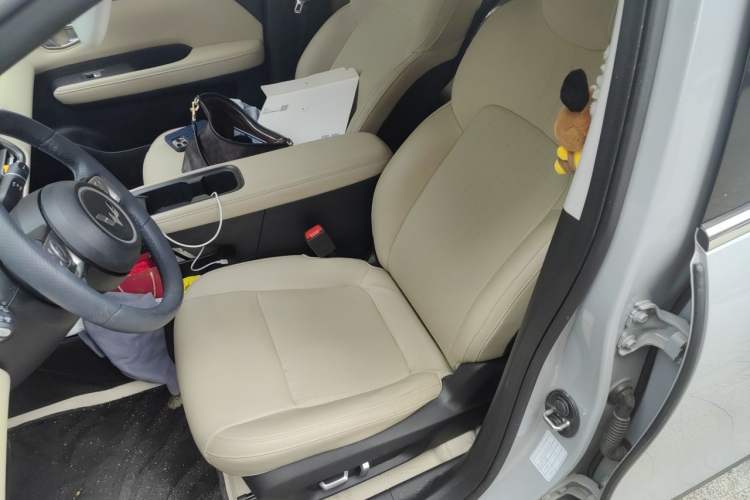 Used Wuling Bingo PLUS 2024 330 km Range Five-Seater Version

