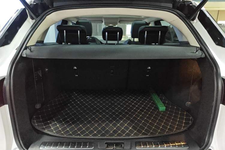 Used Land Rover Range Evoque 2016 2.0T SE PLUS Smart Enjoyment Edition Trunk