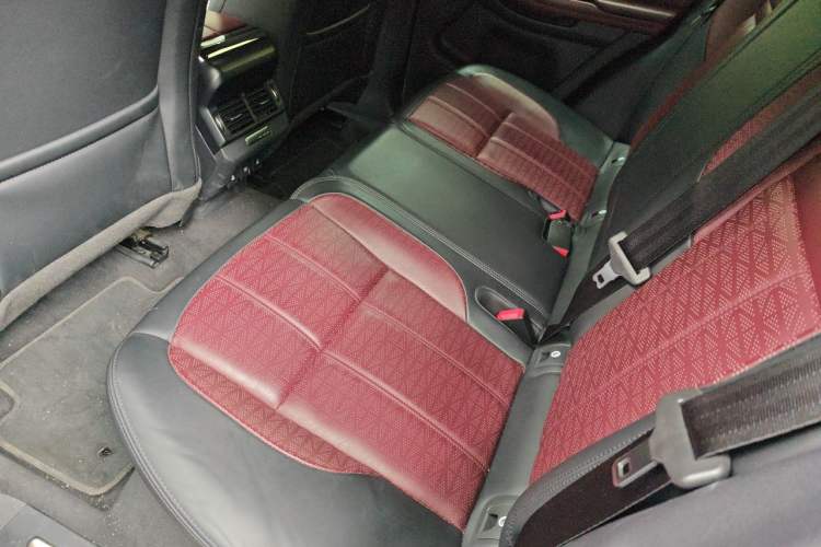 Used Land Rover Range Evoque 2020 249 PS R-DYNAMIC S Blackened Sport Technology Edition
