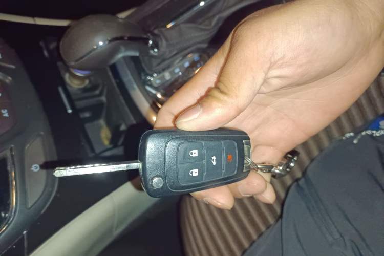 Used Buick Regal 2015 2.0L Leading Fashion Edition Vehicle Key