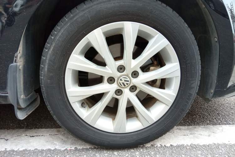 Used Volkswagen Lavida 2015 1.6L Automatic Comfort Edition