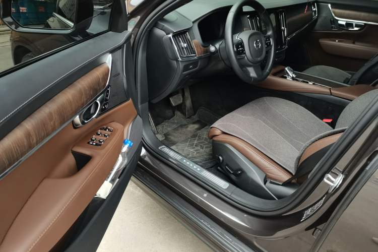 Used Volvo S90 2024 B5 Zhiyuan Luxury Edition