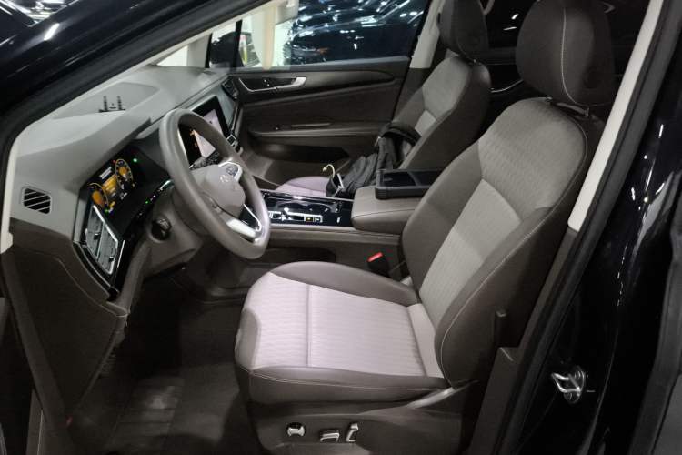 Used Volkswagen Viloran 2023 Revised 330TSI Business Edition Left Front Seat