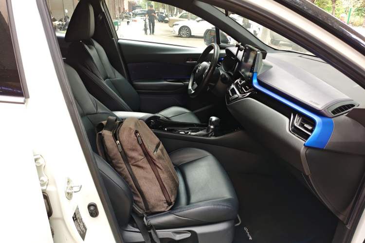 Used Toyota C-HR 2020 2.0L Leading Edition Right Front Seat