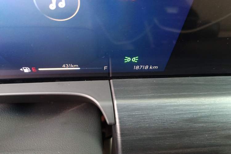 Used Buick GL8 2023 ES Lu Zun Comfort Model Odometer Close Up