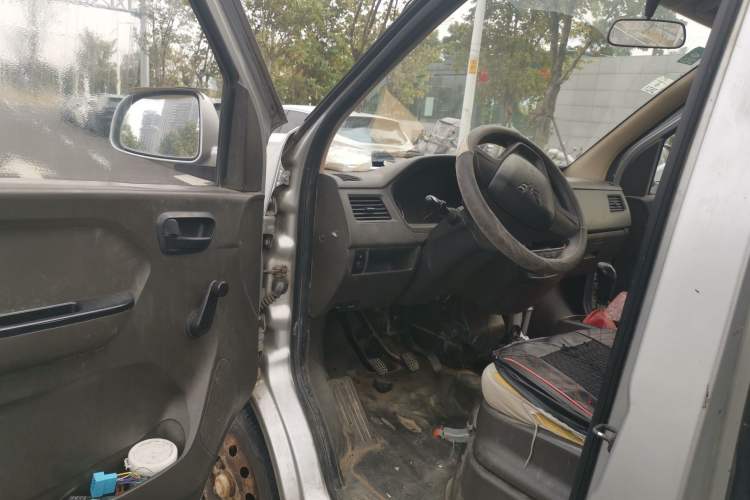 Used Wuling Rongguang 2014 1.2L S Base Model