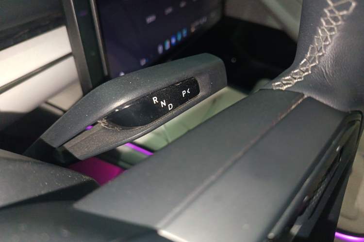 Used Xiaomi Auto SU7 2024 Rear-Drive Long-Range Intelligent Driving Version Gear Lever