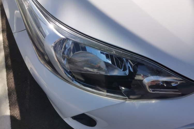 Used Toyota YARiS L Zhi Xiang 2017 1.5E CVT Dynamic Edition Right Front Headlight