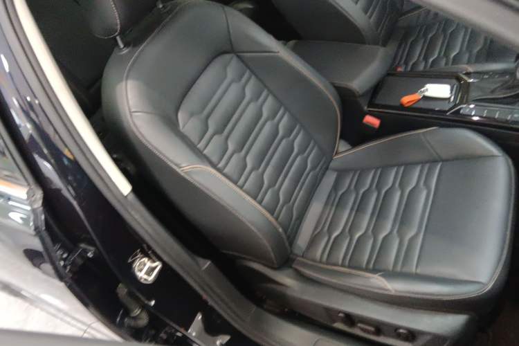 Used Volkswagen Passat 2019 330TSI Elite Edition China VI
