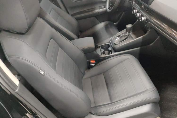 Used Honda CR-V 2026 Model—Global 30-Year Glory Edition 240TURBO Two-Wheel-Drive Dynamic Version Right Front Seat