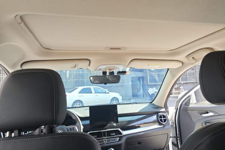 Used BYD Song 2021 Classic Edition 1.5T Manual Luxury Model Headliner