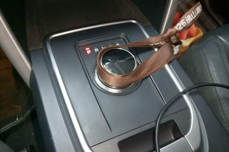 Used Land Rover Discovery Sport 2017 2.0T HSE Gear Lever