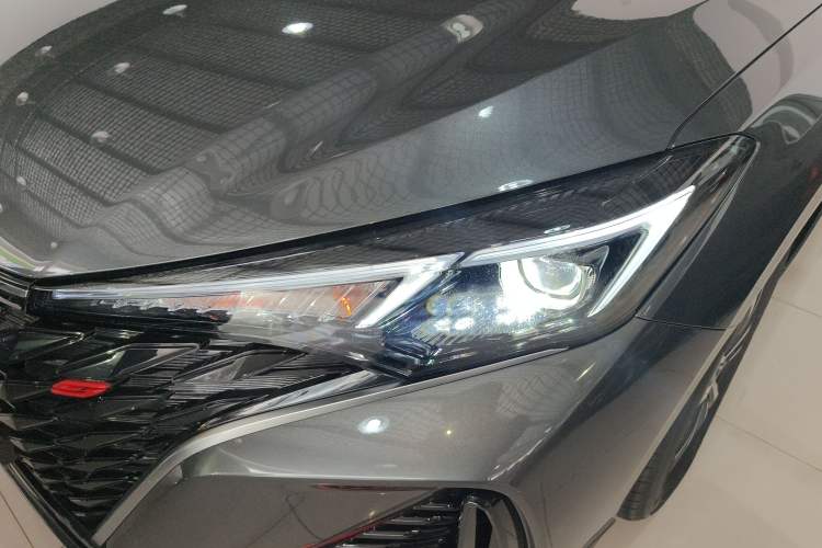 Used CHANGAN Eado 2025 PLUS 1.4T Dual-Clutch High-Energy Version Left Front Headlight