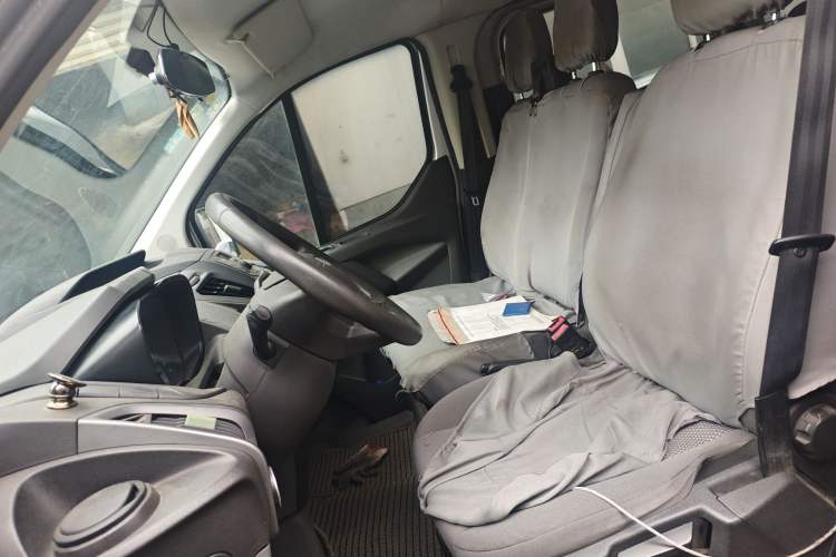 Used Ford Transit 2017 2.0T Diesel Multi-Purpose Commercial Vehicle Short Wheelbase Low Roof China V Standard
