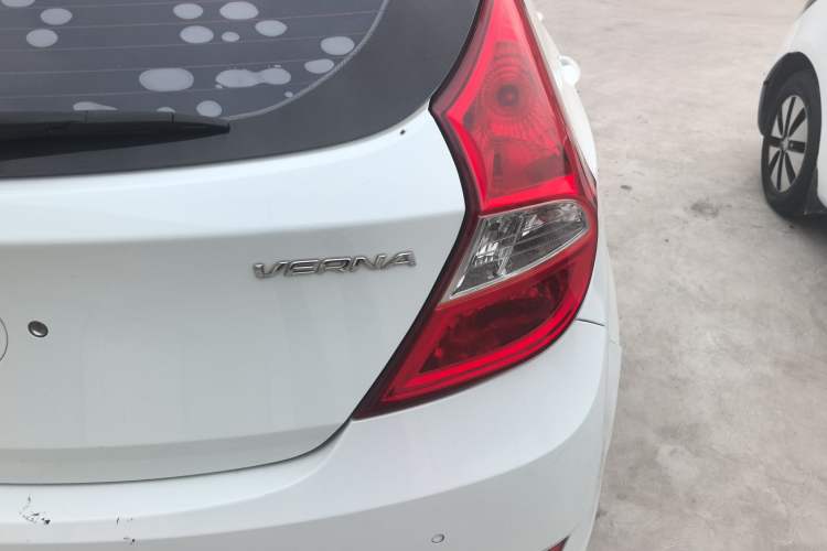 Used Hyundai Verna Ray 2014 1.4L Manual GLX Right Rear Taillight