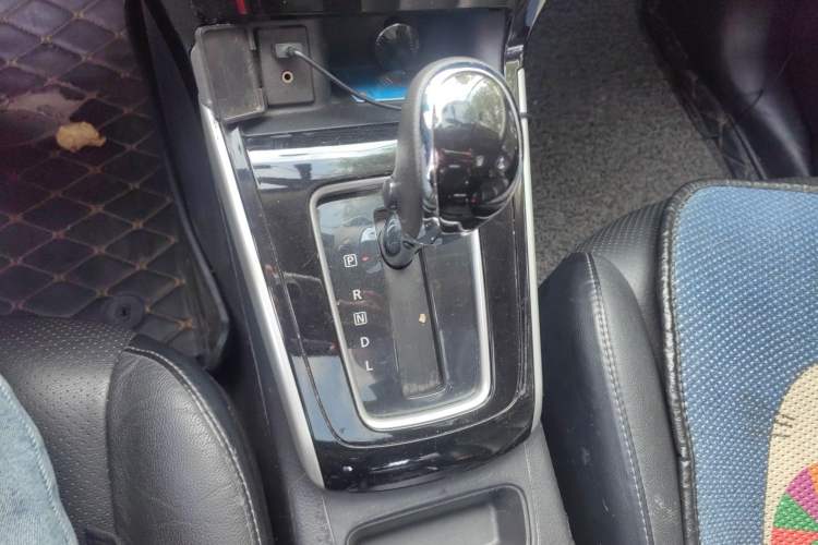 Used Nissan Sylphy 2016 Classic 1.6 XL Automatic Luxury Edition Gear Lever