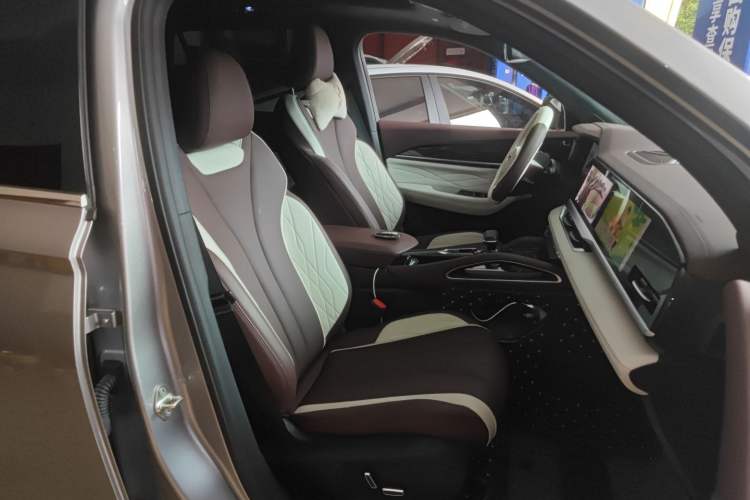 Used Geely Auto Monjaro L 2021 2.0TD High-Power Automatic All-Wheel-Drive Flagship Version Right Front Seat