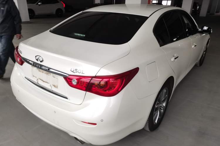 Used Infiniti Q50L 2016 2.0T Enjoyment Edition Rear Right 45 Deg