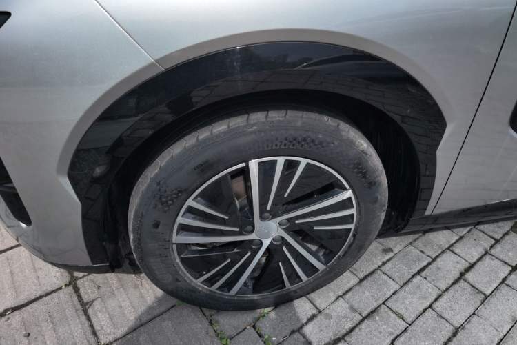 Used Lynk & Co 08 EM-P 2023 120km Long-Range Halo Left Front Wheel Hub