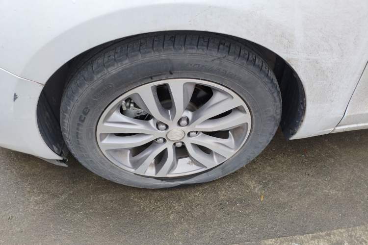 Used Buick GT 2019 18T Automatic Connected Elite Model China VI Standard Left Front Wheel Hub