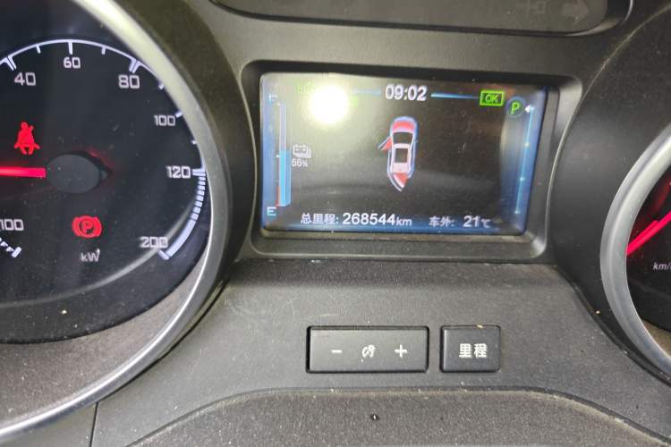 Used BYD Yuan New Energy 2018 EV360 Smart Connect Cool Edition Odometer Close Up