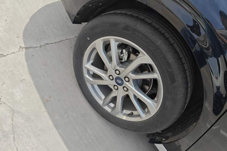 Used Ford Mondeo 2023 EcoBoost 180 Luxury Model Right Rear Wheel Hub