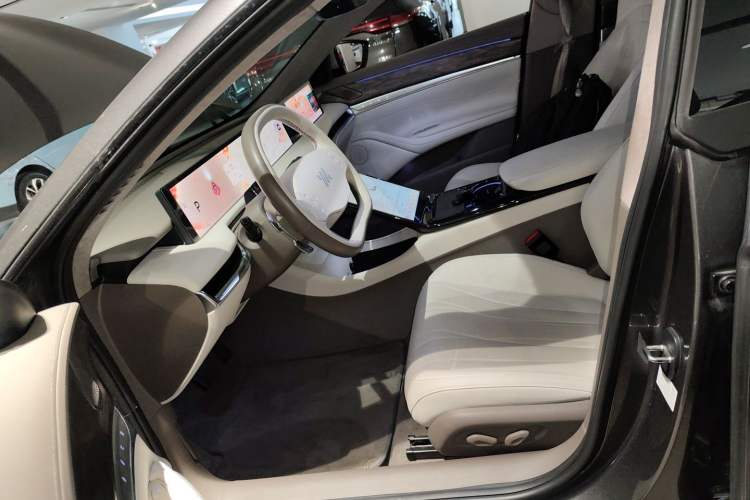 Used IM L7 2022 Dynamic Model